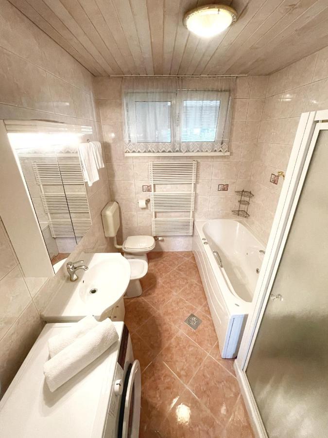 Papas Apartment Lesce  Ngoại thất bức ảnh
