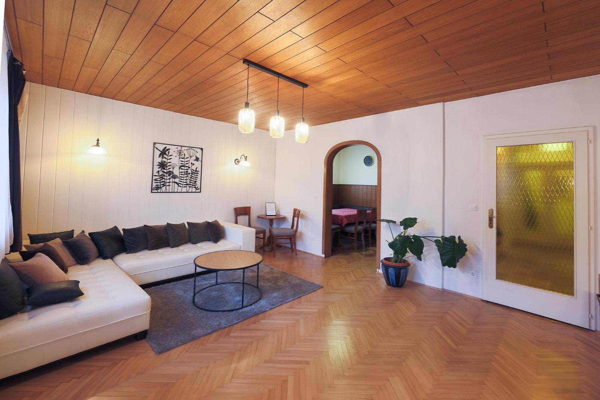 Papas Apartment Lesce  Ngoại thất bức ảnh