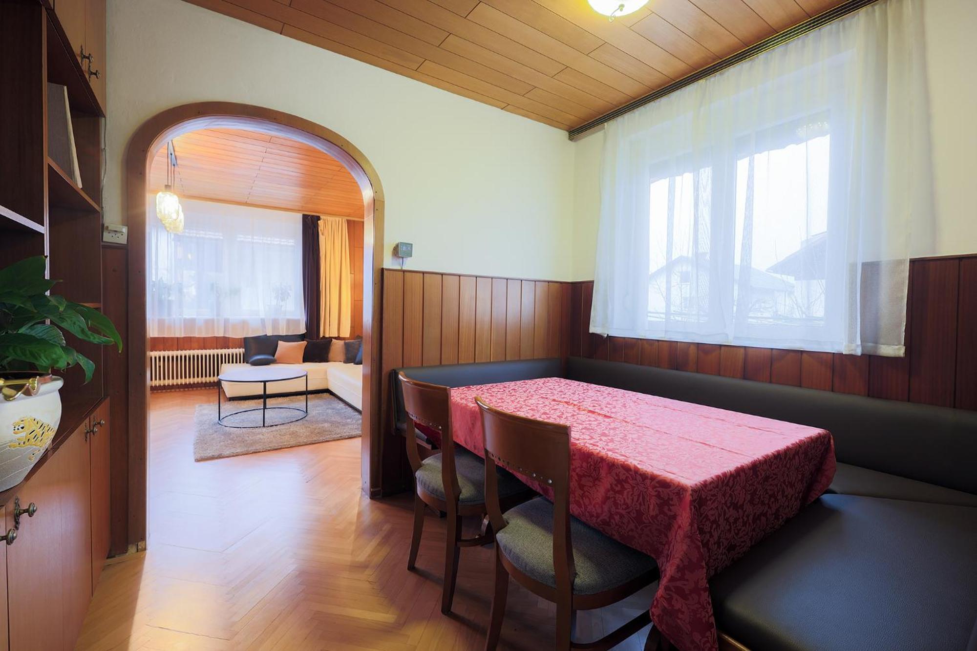 Papas Apartment Lesce  Ngoại thất bức ảnh