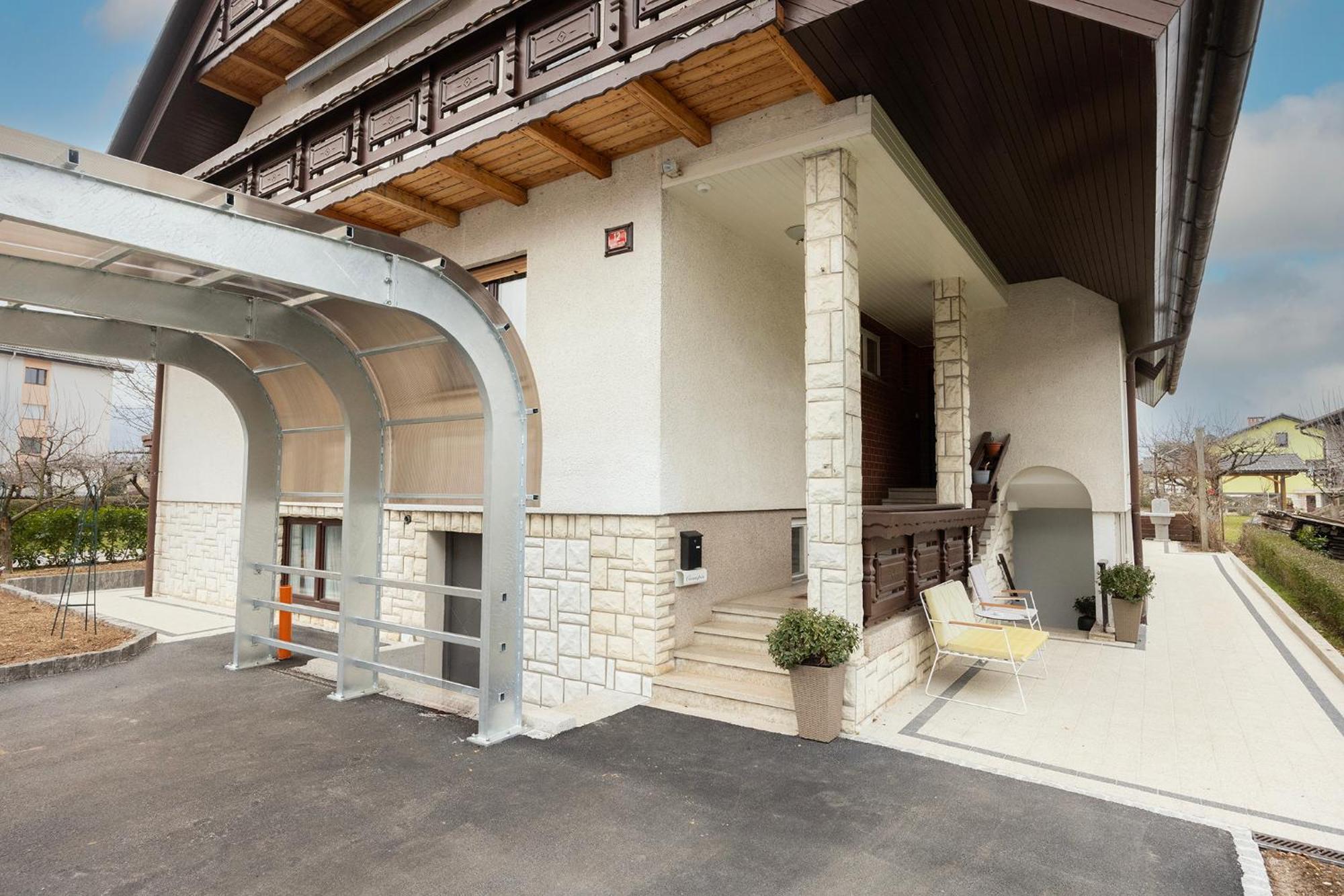 Papas Apartment Lesce  Ngoại thất bức ảnh