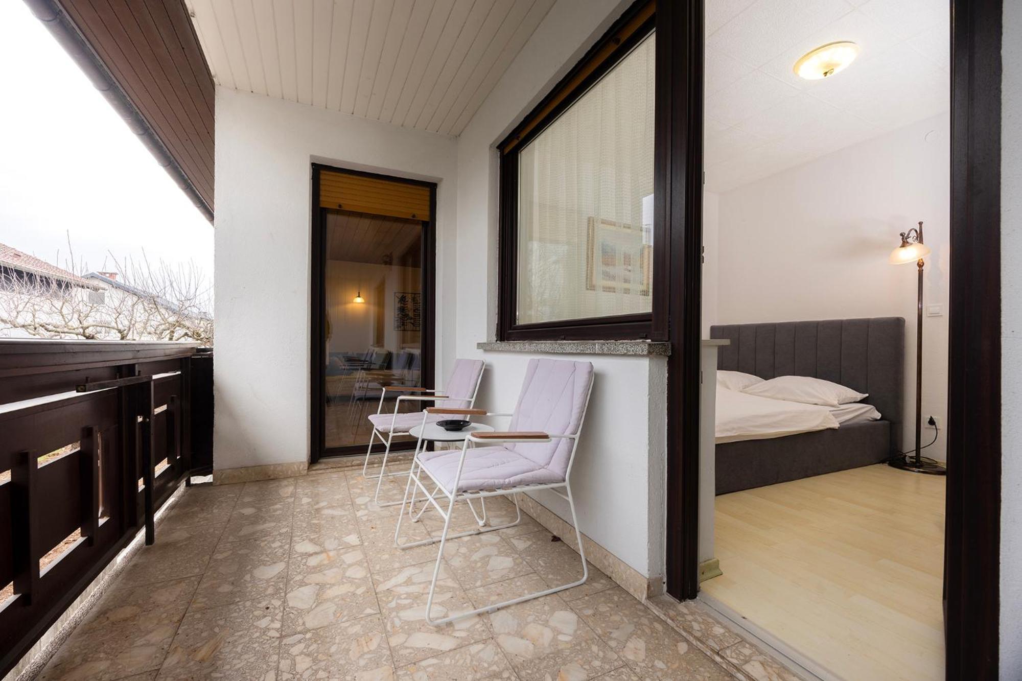 Papas Apartment Lesce  Ngoại thất bức ảnh